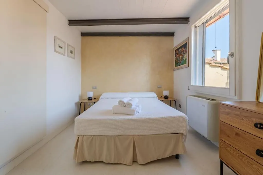 Lion 32 Apartment Florence