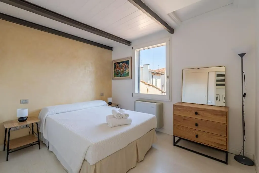 Lion 32 Apartment Florence