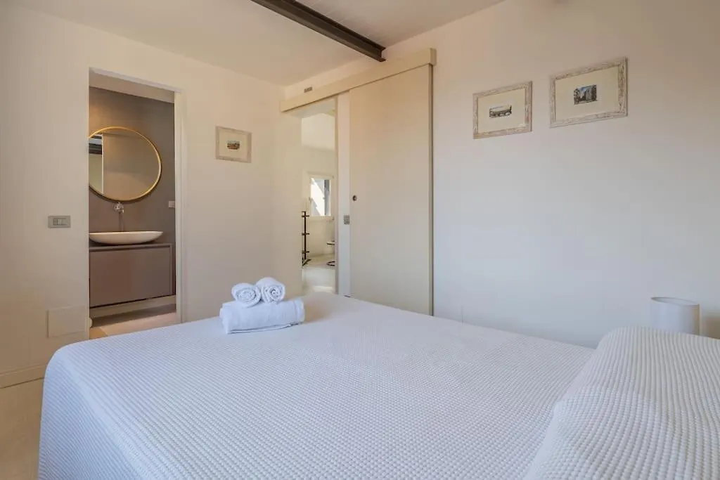 Lion 32 Apartment Florence