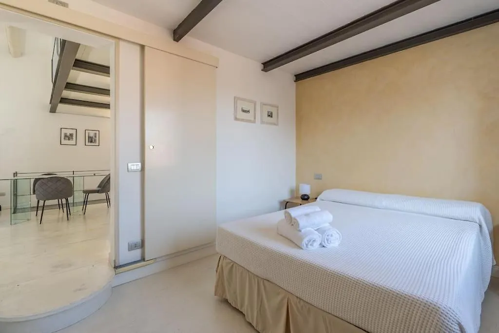 Lion 32 Apartment Florence