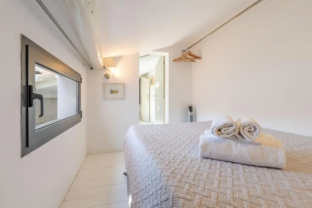 Lion 32 Apartment Florence